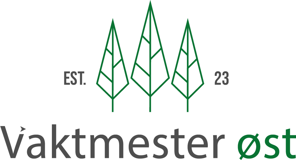 Vaktmester Øst-logo med tre stiliserte trær og teksten 'EST. 23'. Grønn og grå fargepalett symboliserer natur og pålitelig vedlikeholdsservice.